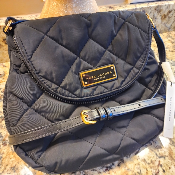 Marc Jacobs Handbags - Marc Jacobs New York Black quilt crossbody